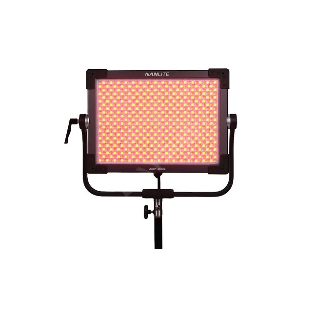 Nanlite Alien 300C 正面燈珠面板與U型燈架