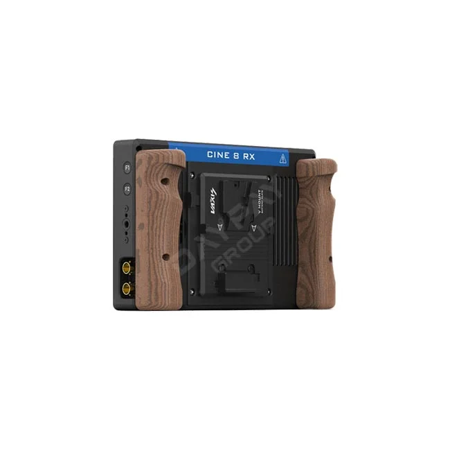 Vaxis Storm Cine 8 無線監視器機身背面，可見 V-mount 電池扣板與木質側握把