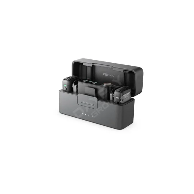 DJI Mic 2 無線麥克風充電盒開啟狀態